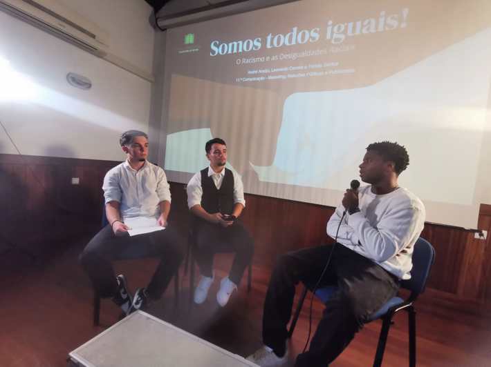 Alunos de Comunicação promovem debate sobre Assédio e Racismo